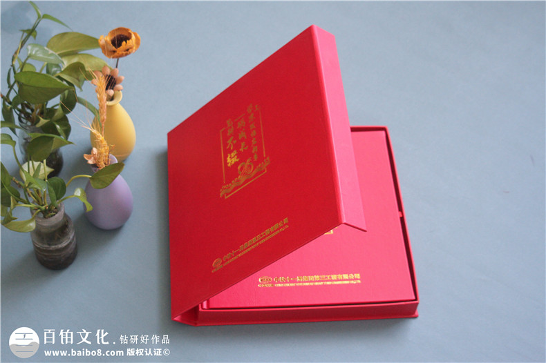 企业员工退休送别礼物攻略-原创领导纪念册留住峥嵘岁月